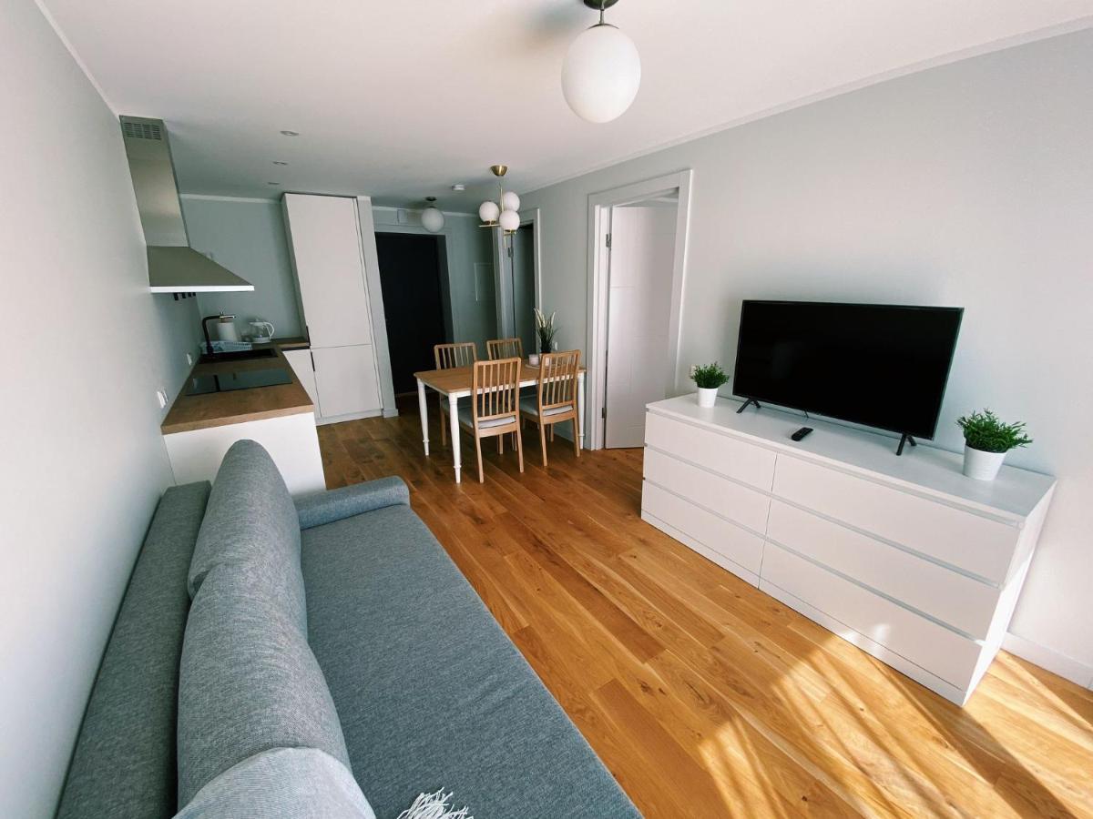 Albatross Mini - 2 Seaside Air-conditioned With Balcony Apartment